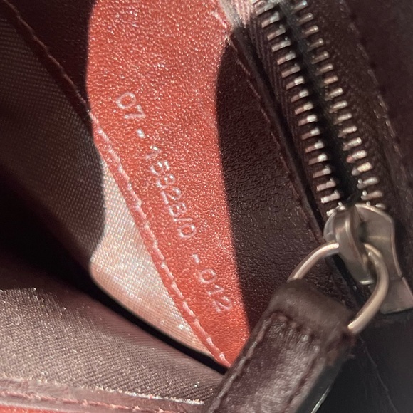 EUC AUTH Fendi Leather Wallet - Picture 7 of 17